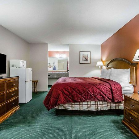 Econo Lodge Inn & Suites Enterprise Bagian luar foto