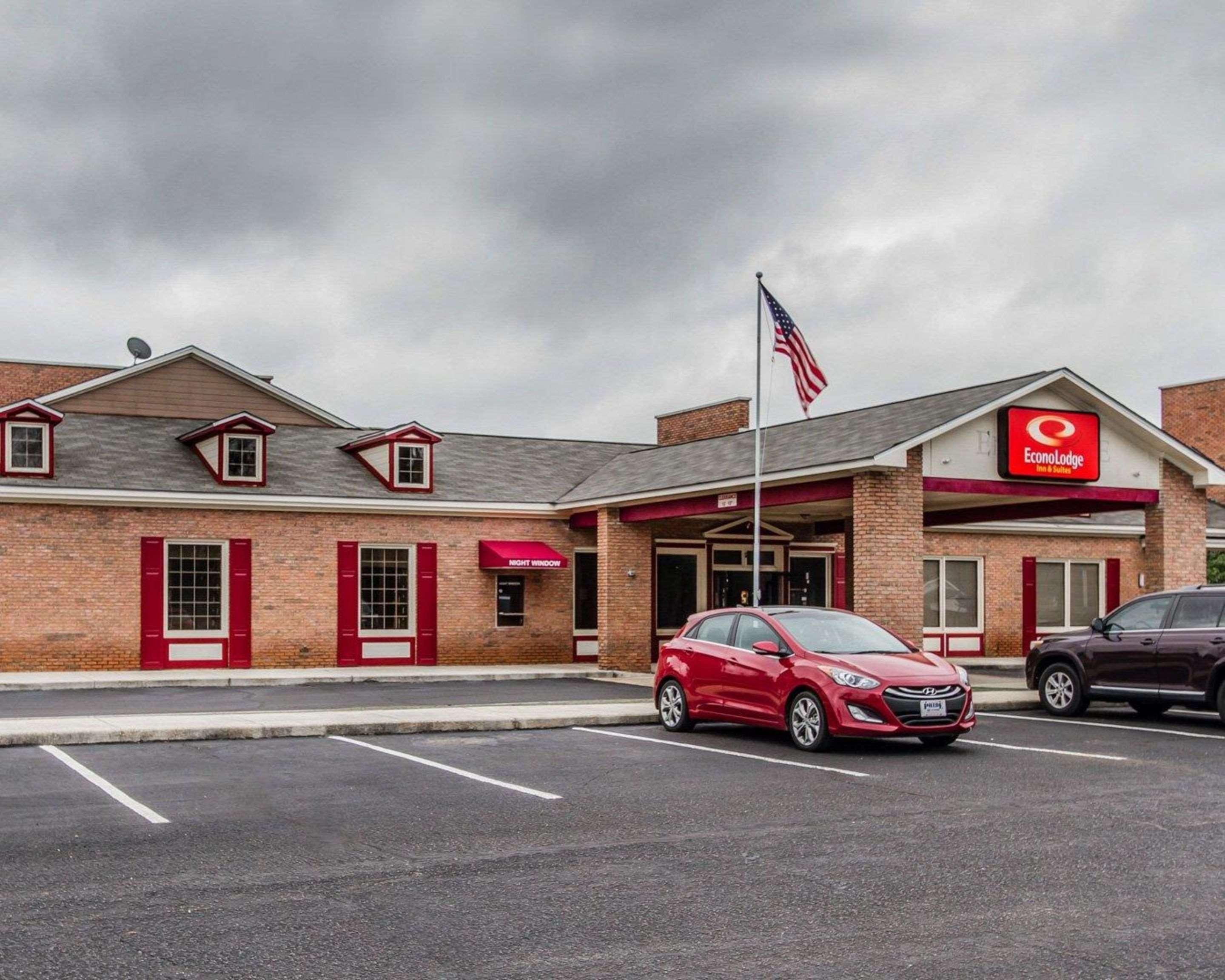 Econo Lodge Inn & Suites Enterprise Bagian luar foto