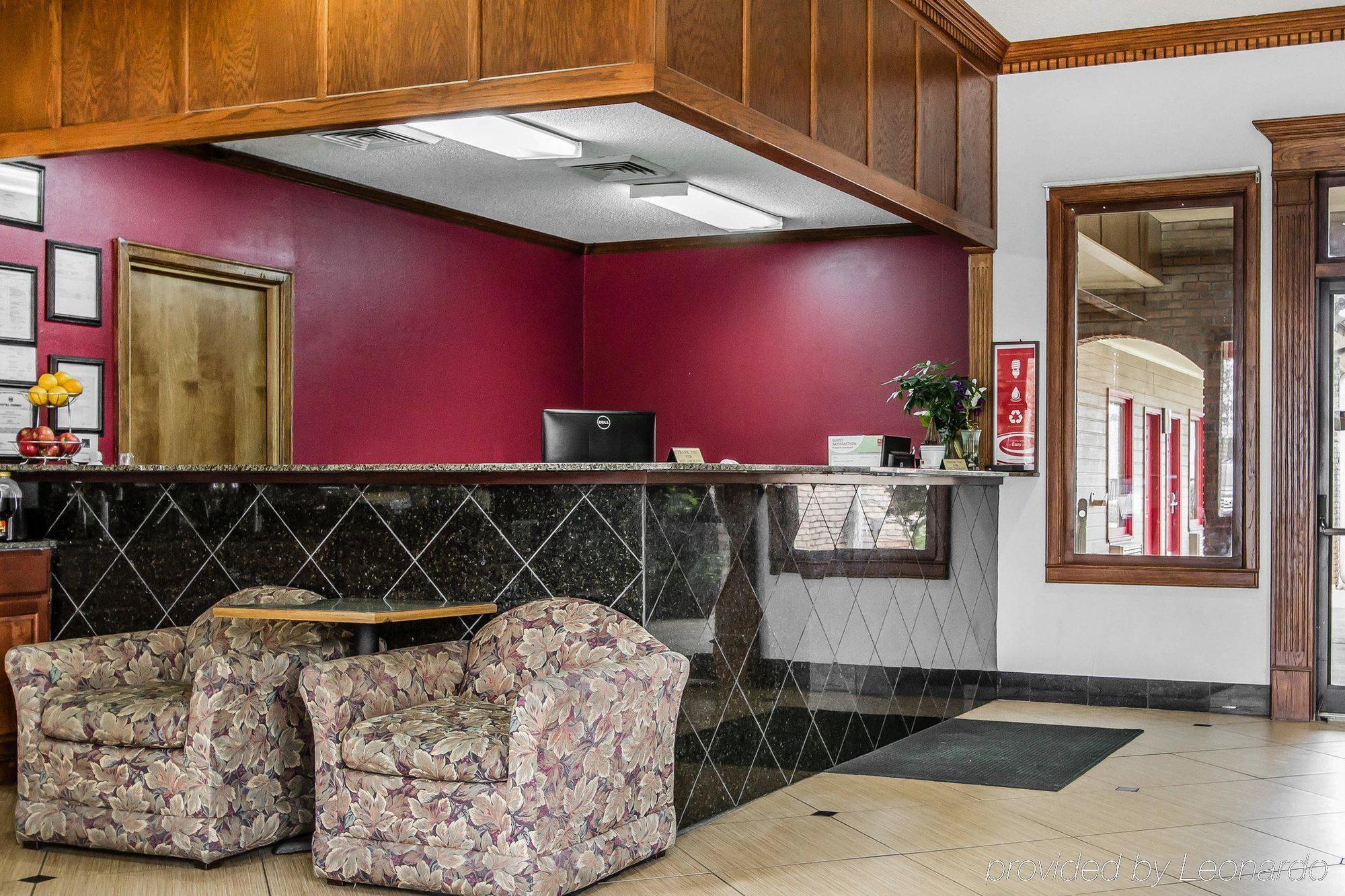 Econo Lodge Inn & Suites Enterprise Bagian luar foto