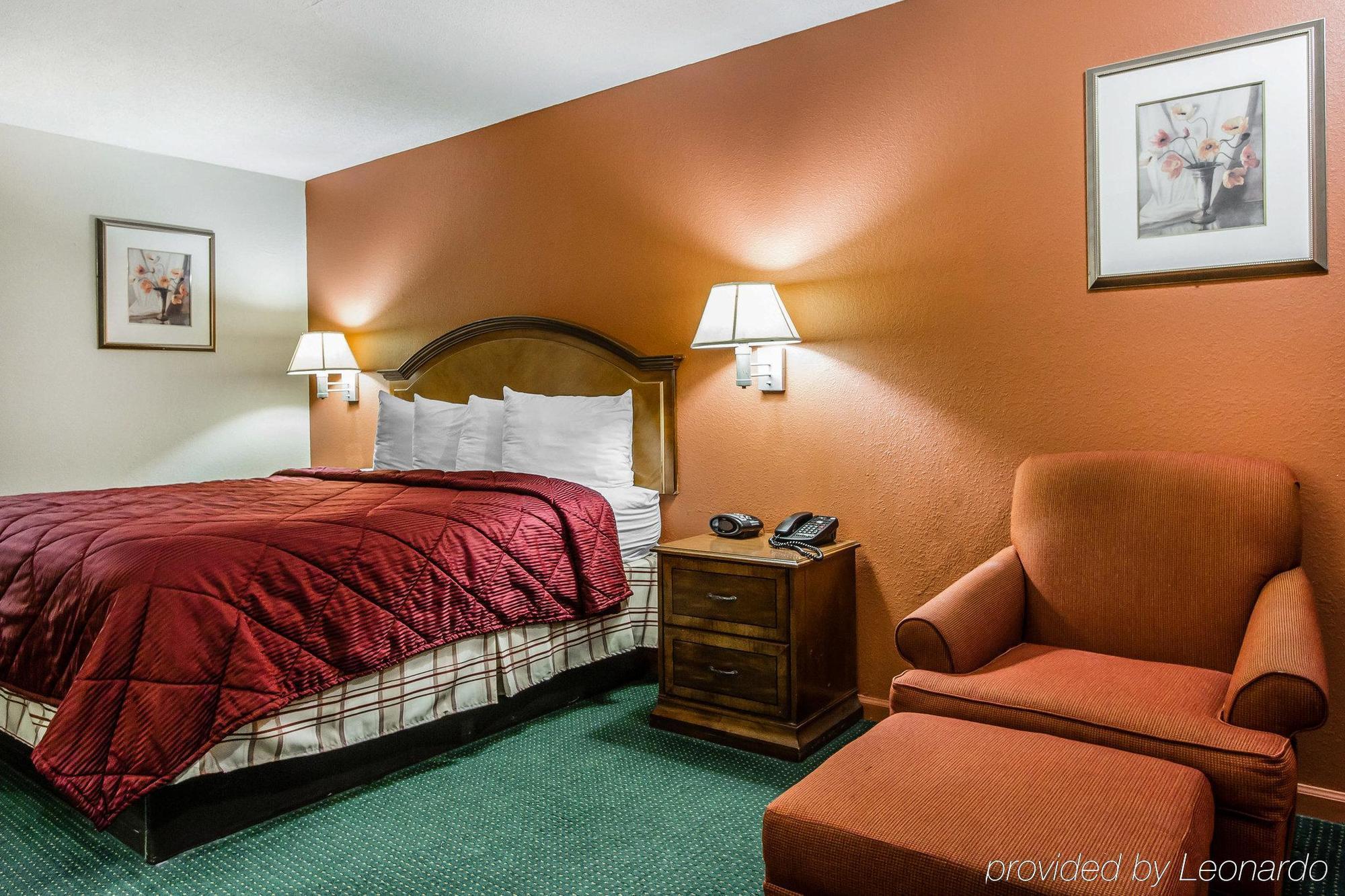 Econo Lodge Inn & Suites Enterprise Bagian luar foto