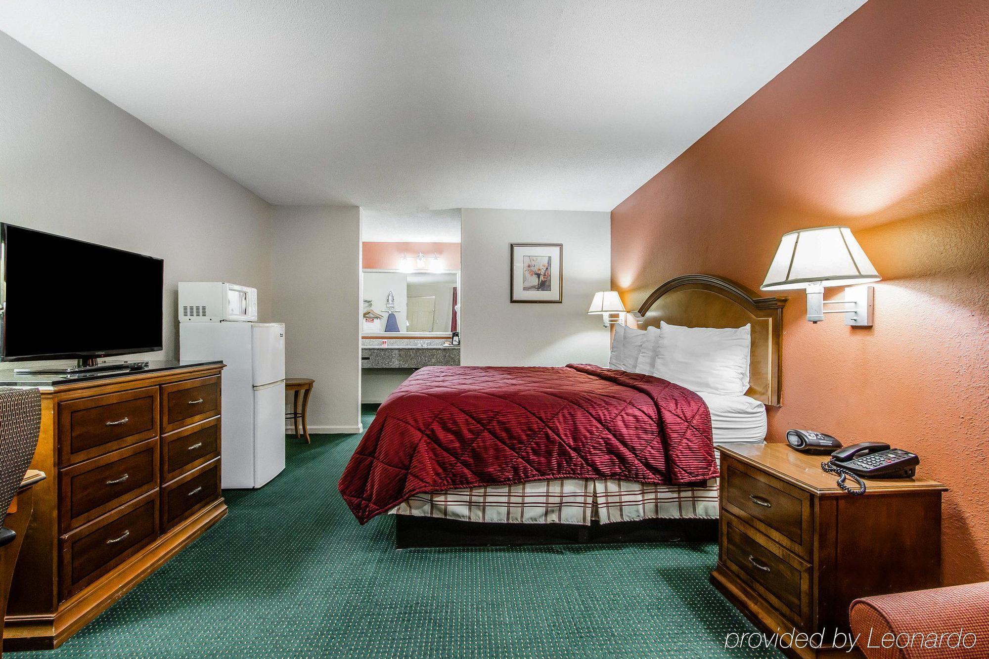 Econo Lodge Inn & Suites Enterprise Bagian luar foto